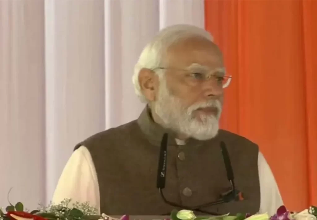 विरासत और विकास की पटरी पर आज भारत तेज गति से आगे बढ़ रहा है: पीएम मोदी