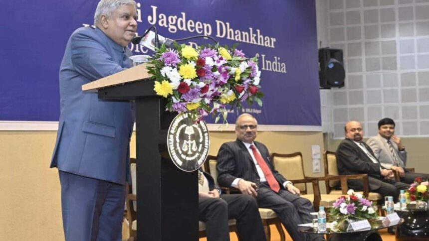 लोकतंत्र में कानून से ऊपर कोई नहीं हो सकता है- उपराष्ट्रपति धनखड़