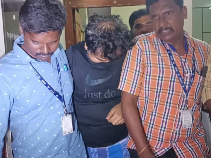 तमिलनाडु में 20 लाख रुपए रिश्वत लेते हुए रंगे हाथ पकड़े गए ईडी अधिकारी, पुलिस ने किया गिरफ्तार ED officer caught red handed while taking bribe of Rs 20 lakh in Tamil Nadu, police arrested