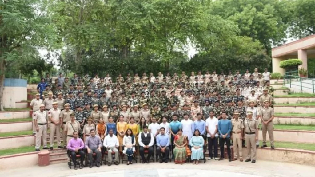 मोरारजी देसाई राष्ट्रीय योग संस्थान में सीएपीएफ के 27वें बैच के जवानों के विदाई समारोह का किया गया आयोजन