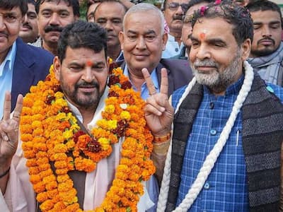 खेल मंत्रालय ने कई प्रावधानों का उल्लंघन करने पर नवनिर्वाचित भारतीय कुश्ती महासंघ को किया निलंबित Sports Ministry suspends newly elected Indian Wrestling Federation for violating several provisions