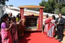 राष्ट्रपति ने राष्ट्रपति निलयम में विभिन्न पर्यटक आकर्षणों का उद्घाटन किया