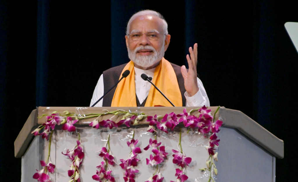 काशी लगातार समृद्ध हो रही है, प्रगति की नई ऊंचाइयों को छू रही है: प्रधानमंत्री