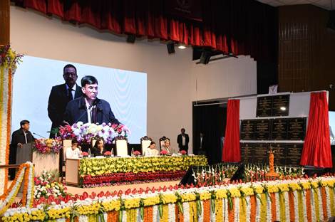 “एम्स नई दिल्ली एक प्रकाशस्तंभ है, जिसके द्वारा स्थापित परंपराओं और सिद्धांतों का समूचा राष्ट्र पालन करताहै”:डॉ. मनसुख मांडविया