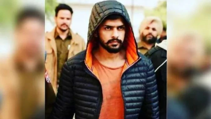 ईडी ने लॉरेंस बिश्नोई गैंग के राजस्थान और हरियाणा समेत 13 ठिकानों पर मारे छापे ED raids 13 locations of Lawrence Bishnoi gang including Rajasthan and Haryana