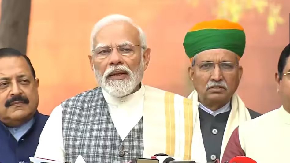 ‘तीसरी बार… बार-बार मोदी सरकार’, पीएम मोदी की मौजूदगी में लोकसभा में गूंजे जीत के नारे