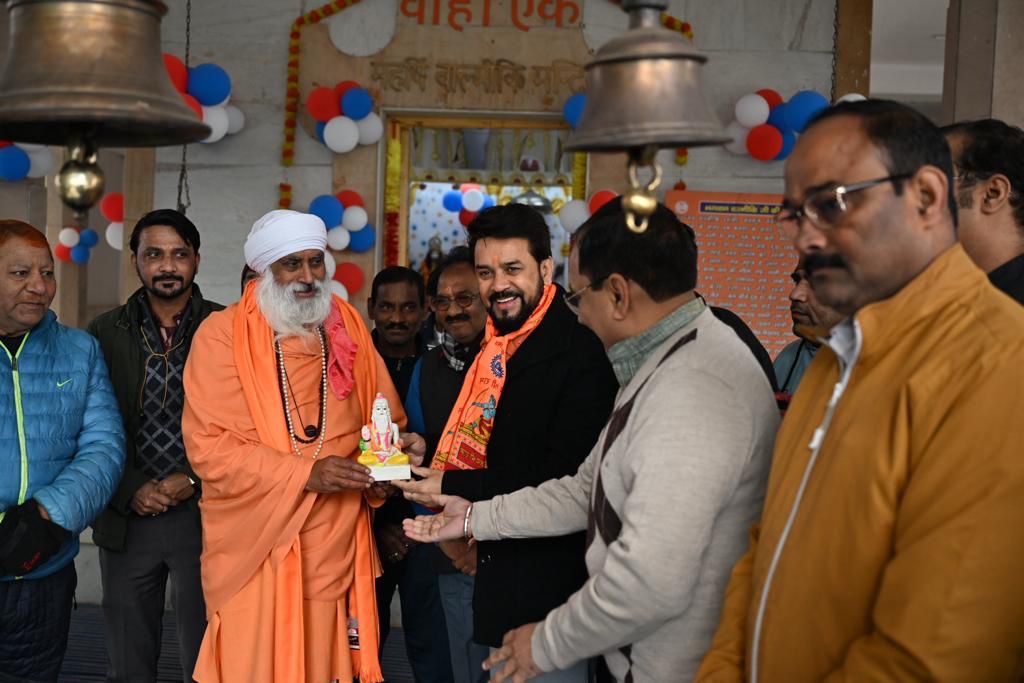 मोदी जी के आह्वाह्न पर देशभर के मंदिरों में श्रमदान कर रहे लोग: अनुराग ठाकुर