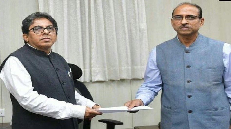 बंगाल के मुख्य सचिव ने डीएम और एसपी से कानून एवं व्यवस्था को बढ़ावा देने के लिए कड़े कदम उठाने को कहा Bengal Chief Secretary asks DM and SP to take strict steps to promote law and order
