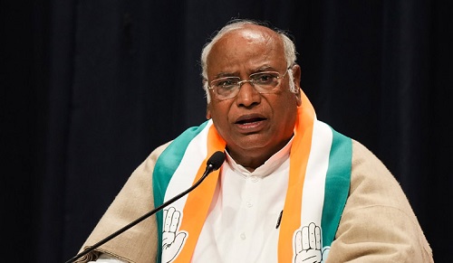 कांग्रेस प्रमुख खड़गे ने पार्टी कार्यकर्ताओं से 2024 में जीत सुनिश्चित करने का किया आग्रह