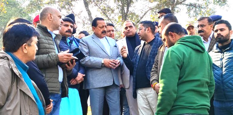 डॉ. जितेंद्र सिंह ने देविका नदी परियोजना स्थल का दौरा कर अंतिम तैयारियों का निरीक्षण किया Dr. Jitendra Singh visited the Devika River Project site and inspected the final preparations