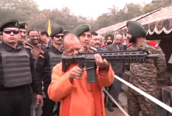भारतीय सेना 140 करोड़ देशवासियों की शक्ति का प्रतीक है : सीएम योगी Indian Army is a symbol of the strength of 140 crore countrymen: CM Yogi