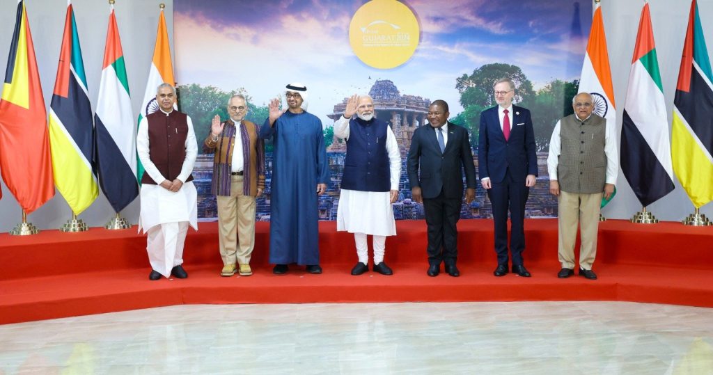 वाइब्रेंट गुजरात शिखर सम्मेलन, आर्थिक विकास, सुधारों पर दृष्टिकोण साझा करने और भारत की विकास यात्रा को सुदृढ़ बनाने का महान मंच : प्रधानमंत्री Vibrant Gujarat Summit, great platform to share perspectives on economic growth, reforms and strengthen India's development journey: PM