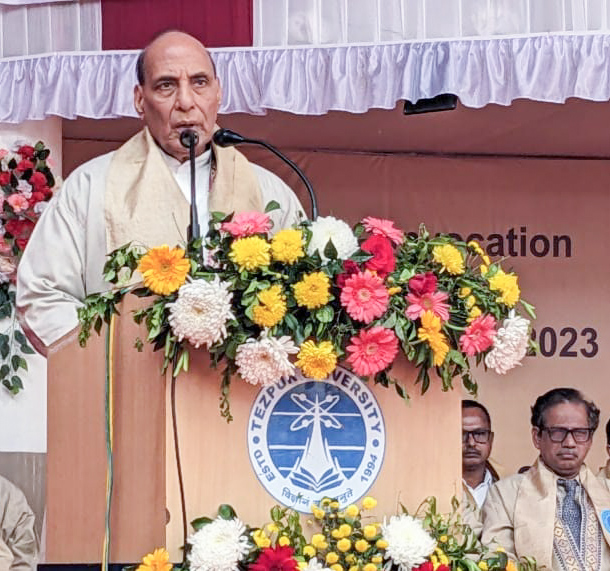 भारत को एक रणनीतिक अर्थव्यवस्था बनाने के लिए सरकार घरेलू रक्षा औद्योगिक इको-सिस्टम का एक सुदृढ़ आधार विकसित कर रही है: रक्षा मंत्री राजनाथ सिंह Government is developing a strong base of domestic defense industrial eco-system to make India a strategic economy: Defense Minister Rajnath Singh