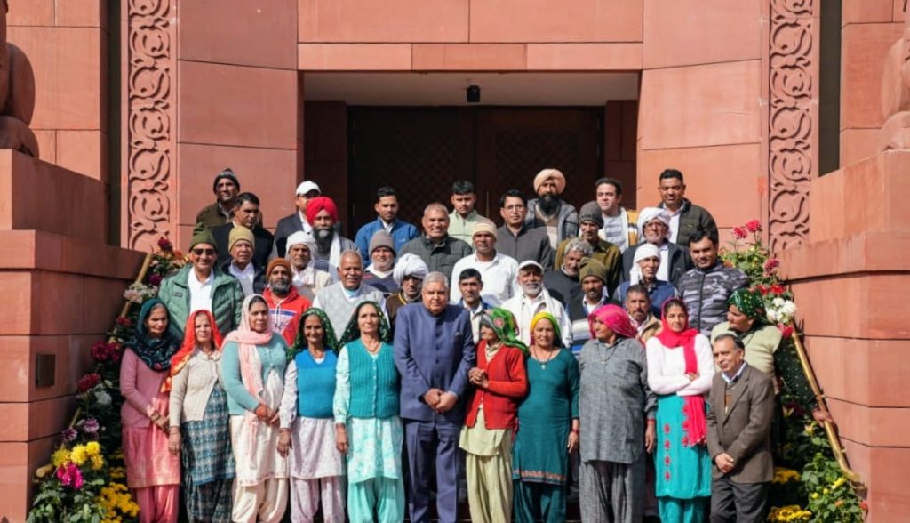 “छोरा-छोरी में कोई फर्क नहीं बचा है, बल्कि छोरी थोड़ी ज्यादा आगे पहुंच गई हैं” – उपराष्ट्रपति धनखड़ “There is no difference left between Chhora and Chhori, rather Chhori have progressed a little further” – Vice President Dhankhar