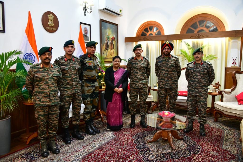 मणिपुर की राज्यपाल उइके से जनरल ऑफिसर कमांडिंग-इन-चीफ लेफ्टिनेंट जनरल राम चंदर तिवारी ने की मुलाकात