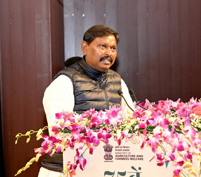 भारत के किसान गणतंत्र दिवस पर राष्ट्र ध्वज फहराने के अवसर पर राजधानी आए, यह लोकतंत्र की ताकत- अर्जुन मुंडाभारत के किसान गणतंत्र दिवस पर राष्ट्र ध्वज फहराने के अवसर पर राजधानी आए, यह लोकतंत्र की ताकत- अर्जुन मुंडा