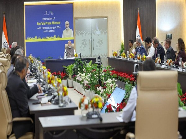प्रधानमंत्री मोदी ने ऊर्जा क्षेत्र के शीर्ष सीईओ के साथ की बातचीत