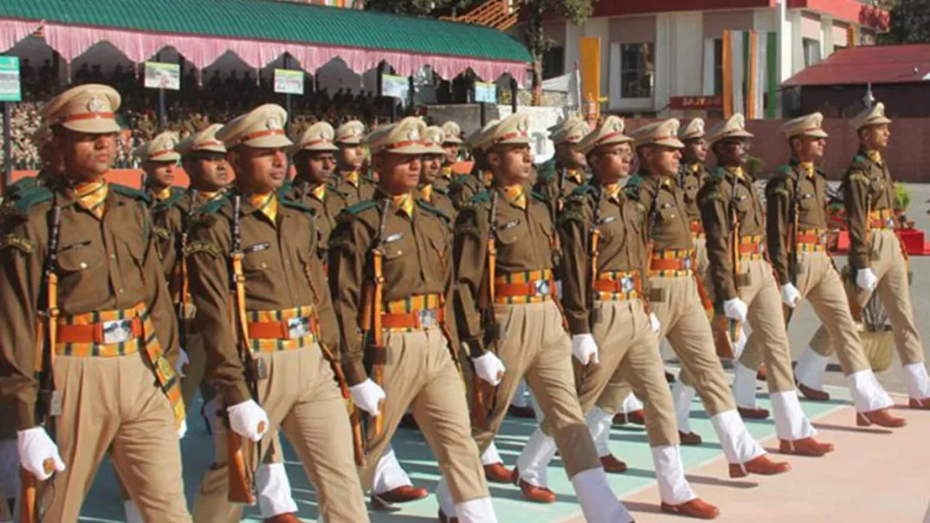 पहली बार केंद्रीय सशस्त्र पुलिस बलों में कांस्टेबलों की भर्ती के लिए कांस्टेबल परीक्षा हिंदी और अंग्रेजी के अलावा 13 क्षेत्रीय भाषाओं में होगी आयोजित
