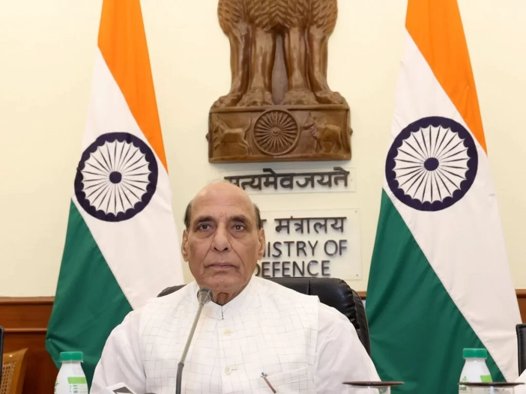 रक्षा मंत्री राजनाथ सिंह ने सीमा सड़क संगठन के आकस्मिक वेतनभोगी मजदूरों को अनुग्रह राशि के एकमुश्त भुगतान के लिए 179 कार्य दिवस पूरा करने के प्रावधान में छूट को दी मंजूरी