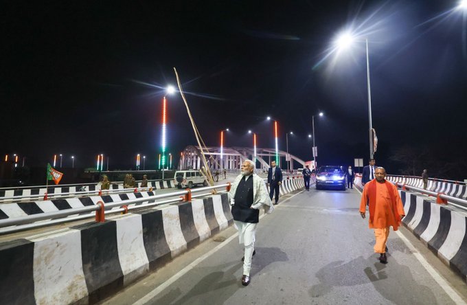 प्रधानमंत्री ने काशी में शिवपुर-फुलवरिया-लहरतारा मार्ग का किया निरीक्षण