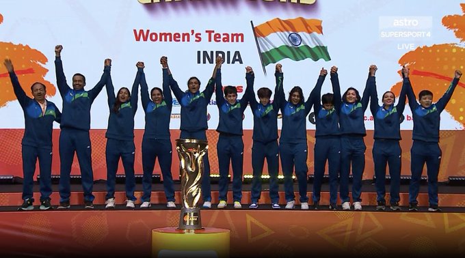 प्रधानमंत्री ने बैडमिंटन एशिया चैंपियनशिप में महिला टीम ट्रॉफी जीतने के लिए भारतीय टीम को दी बधाई