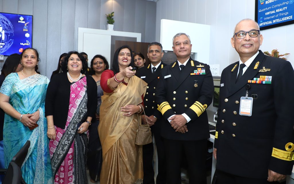 दिल्ली के नेवी चिल्ड्रन स्कूल में विभिन्न सुविधाओं का शुभारंभ