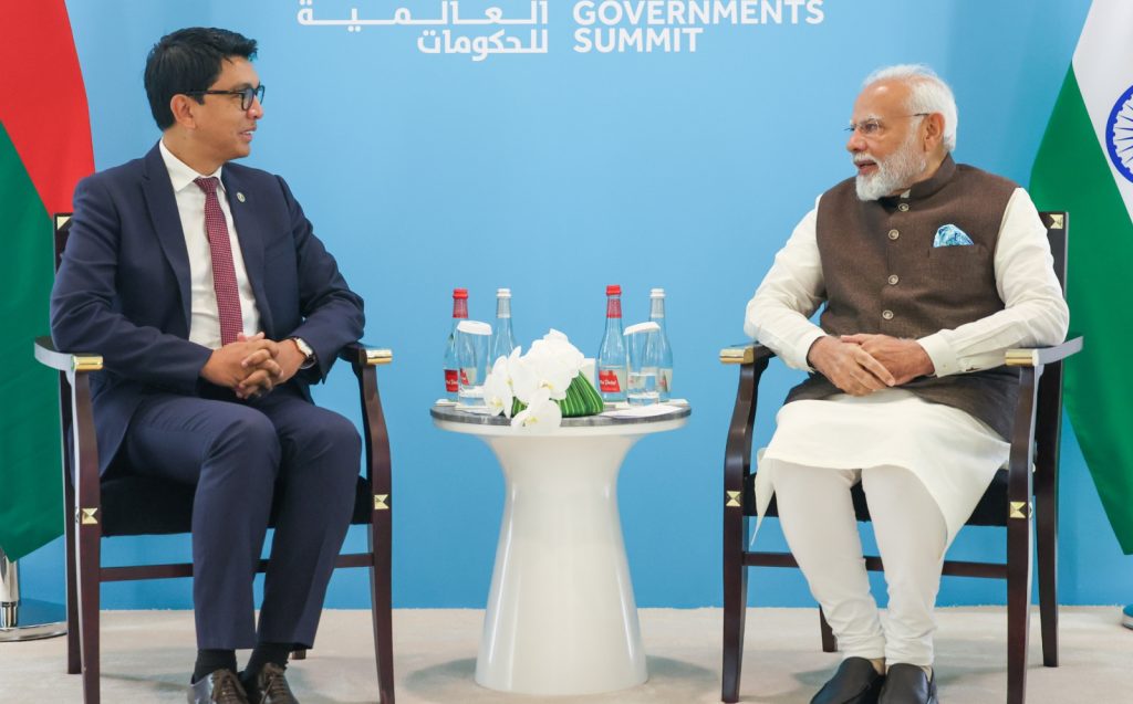 प्रधानमंत्री ने विश्व सरकार शिखर सम्मेलन दुबई 2024 में मेडागास्कर के राष्ट्रपति से की मुलाकात