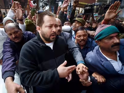 फ्लोर टेस्ट से पहले RJD को सताया टूट का डर! टेस्ट तक तेजस्वी के घर रुकेंगे विधायक