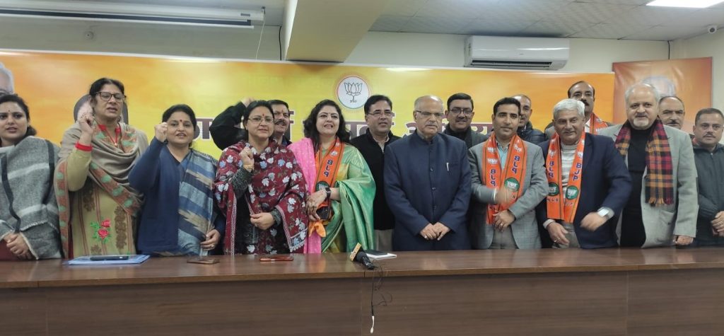 जम्मू: भाजपा में शामिल हुए एआईकेएस के उपाध्यक्ष