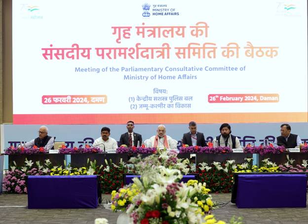 प्रधानमंत्री नरेन्द्र मोदी के नेतृत्व में सरकार जम्मू-कश्मीर के सर्वांगीण विकास के प्रति पूरी तरह कटिबद्ध है: अमित शाह