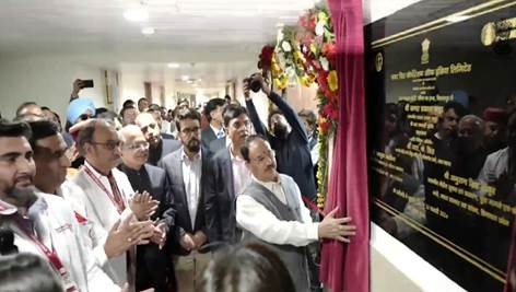 केंद्र सरकार स्वास्थ्य क्षेत्र में रूपांतरण के लिए सक्रियता के साथ काम कर रही है जिसे न केवल एम्स नेटवर्क के विस्तार में बल्कि स्वास्थ्य सेक्टर के अन्य क्षेत्र में भी देखा जा सकता है: जे पी नड्डा