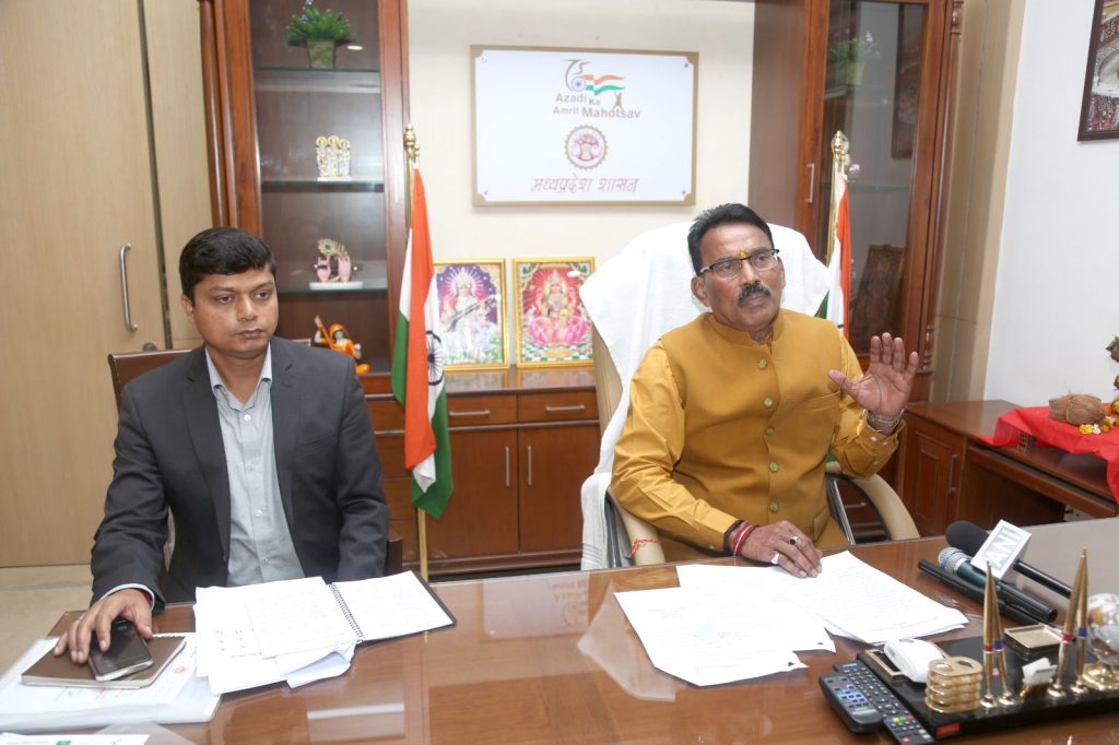 मुख्यमंत्री डॉ मोहन यादव ने हरदा में पटाखा फैक्ट्री में हुई दुर्घटना के संबंध में की आपात बैठक