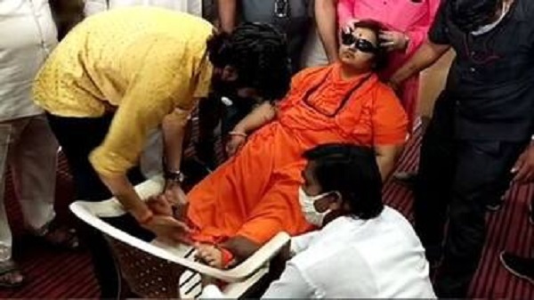 बीजेपी सांसद साध्वी प्रज्ञा की अचानक से तबीयत हुई खराब, अस्पताल में भर्ती
