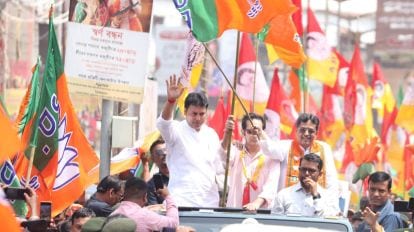 दोनों खेमों की भारी रैलियों के बीच एनडीए, इंडिया ब्लॉक के उम्मीदवारों ने पश्चिम त्रिपुरा लोकसभा सीट के लिए दाखिल किया नामांकन