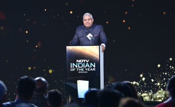 मीडिया एक पंजीकृत, मान्यता प्राप्त या गैर-मान्यता प्राप्त राजनीतिक दल नहीं हो सकता: उपराष्ट्रपति धनखड़