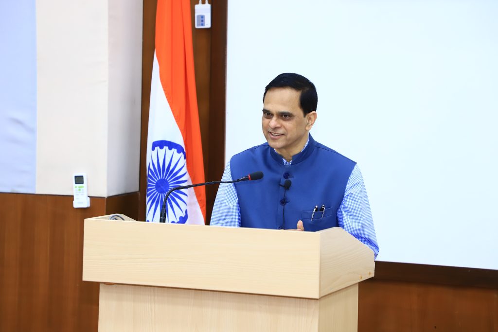बेहतर सेवा मुहैया कराने की सुविधा, संस्थानों में बदलाव करने और नागरिकों व सरकार के बीच के परस्पर संबंधों को घनिष्ठ करने के लिए डिजिटल तकनीक को अपनाना आवश्यक है- महानिदेशक, एनसीजीजी