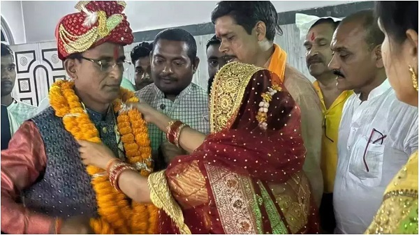 62 की उम्र में कुख्यात अशोक महतो ने रचाई शादी, लोकसभा चुनाव में उतरने की तैयारी