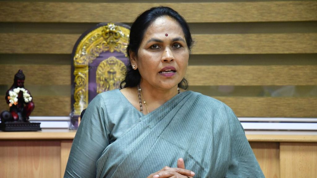 डीएमके के शिकायत के बाद चुनाव आयोग का केंद्रीय मंत्री शोभा करंदलाजे के खिलाफ एक्शन