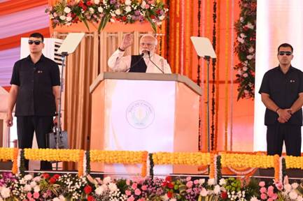 पांच संयंत्रों का पुनरुद्धार- इससे 60 लाख मीट्रिक टन यूरिया का उत्पादन तीव्र गति से होगा जो भारत को उर्वरक क्षेत्र में आत्मनिर्भरता के मार्ग पर अग्रसर करेगा : नरेंद्र मोदी