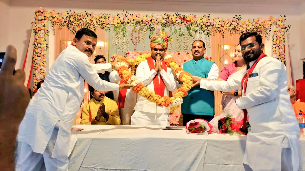 अजय अवस्थी, कैबिनेट मंत्री अनिल राजभर और प्रवीण पटेल ने की भाजपा प्रत्याशी प्रवीण पटेल एवं प्रयागराज लोकसभा सीट नीरज त्रिपाठी के समर्थन की घोषणा