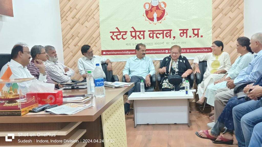 पत्रकारिता एवं जनसंचार के क्षेत्र में उजले अवसर:कस्बेकर