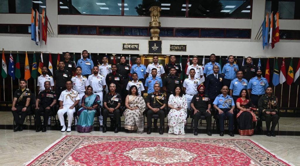 डीएसएससी, वेलिंगटन में 79वें स्टाफ कोर्स के लिए दीक्षांत समारोह किया गया आयोजित
