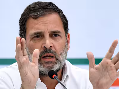 गरीबी वाले अपने बयान पर राहुल गांधी ने लिया यू-टर्न