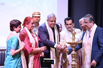 नैतिक नेतृत्व पर समझौता नहीं किया जा सकता- उपराष्ट्रपति धनखड़