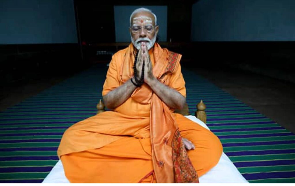 प्रधानमंत्री मोदी की साधना पर विपक्ष की आलोचना क्यों ??