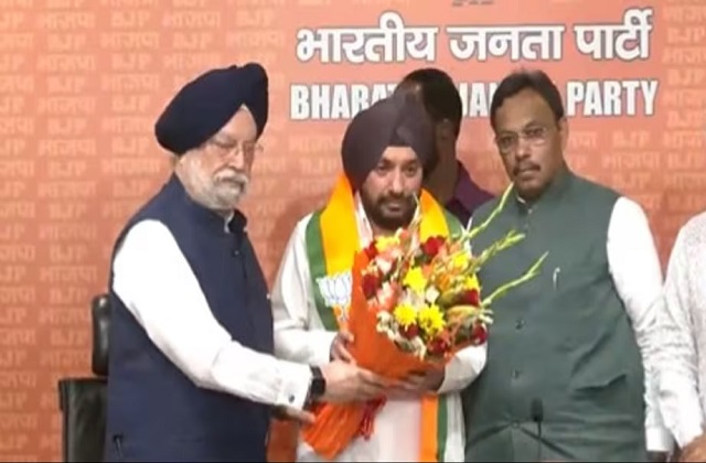 लोकसभा चुनाव के बीच कांग्रेस को बड़ा झटका, अरविंदर सिंह लवली समेत 5 नेता भाजपा में शामिल