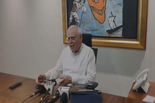विवादित मुद्दों को लेकर अपने लिए सत्ता का सेतु तैयार कर रहे हैं प्रधानमंत्री मोदी – राज्यसभा सांसद कपिल सिब्बल