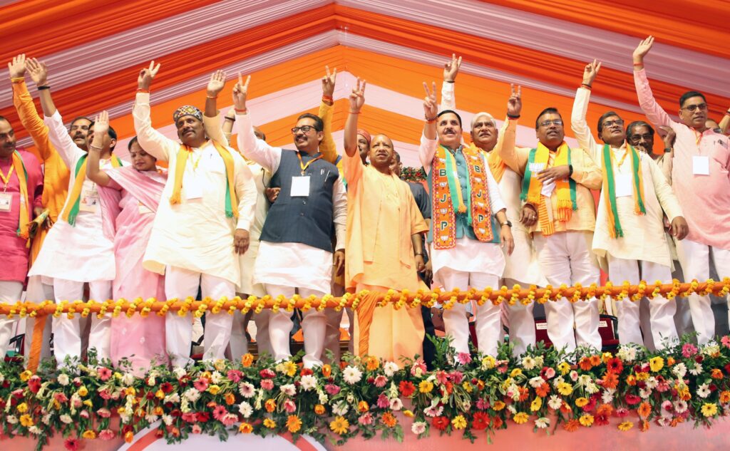 सपा और कांग्रेस का गठबंधन नरकगामी और पाप का प्रतीक है, नकारात्मक सोच के कारण देश के खिलाफ कर रहे षडयंत्र
