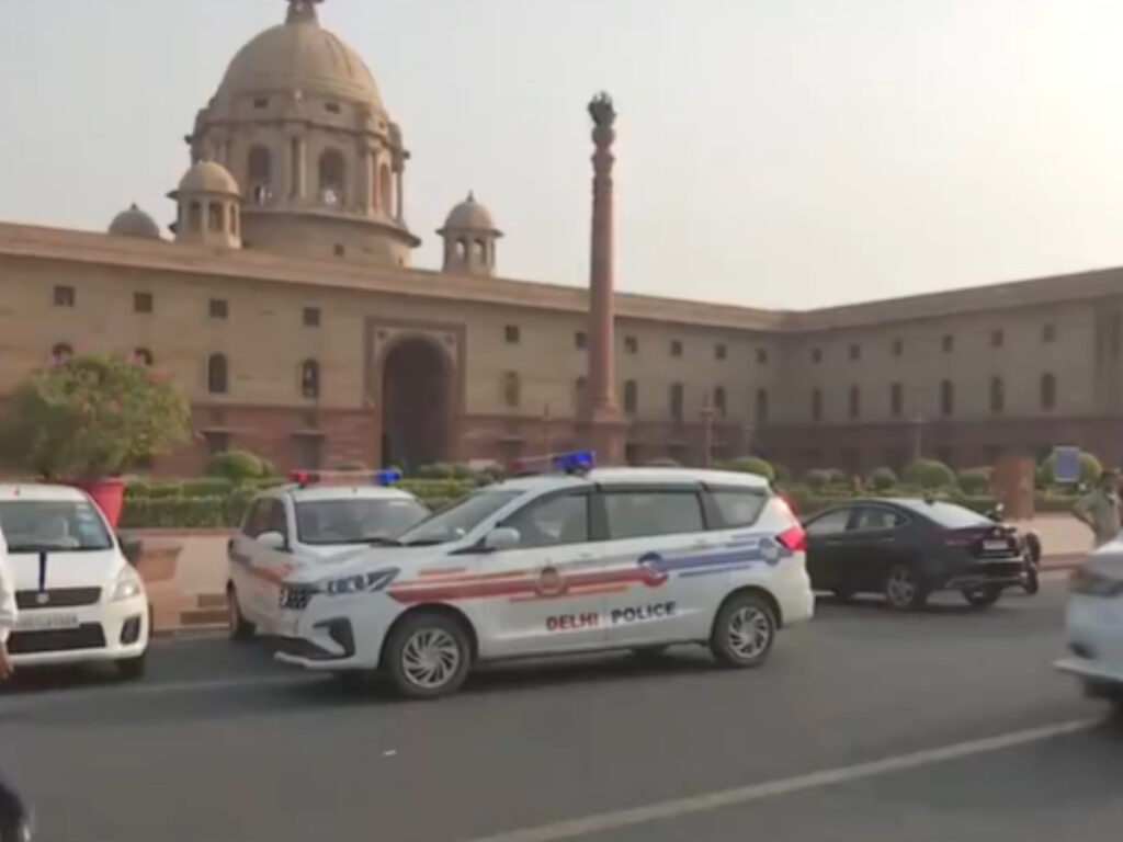 स्कूल-एयरपोर्ट के बाद अब केंद्रीय गृह मंत्रालय की बिल्डिंग को बम से उड़ाने की मिली धमकी