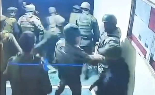 कुपवाड़ा में पुलिस स्टेशन में सेना और पुलिस के बीच मारपीट, 3 लेफ्टिनेंट कर्नलों समेत 16 पर FIR दर्ज